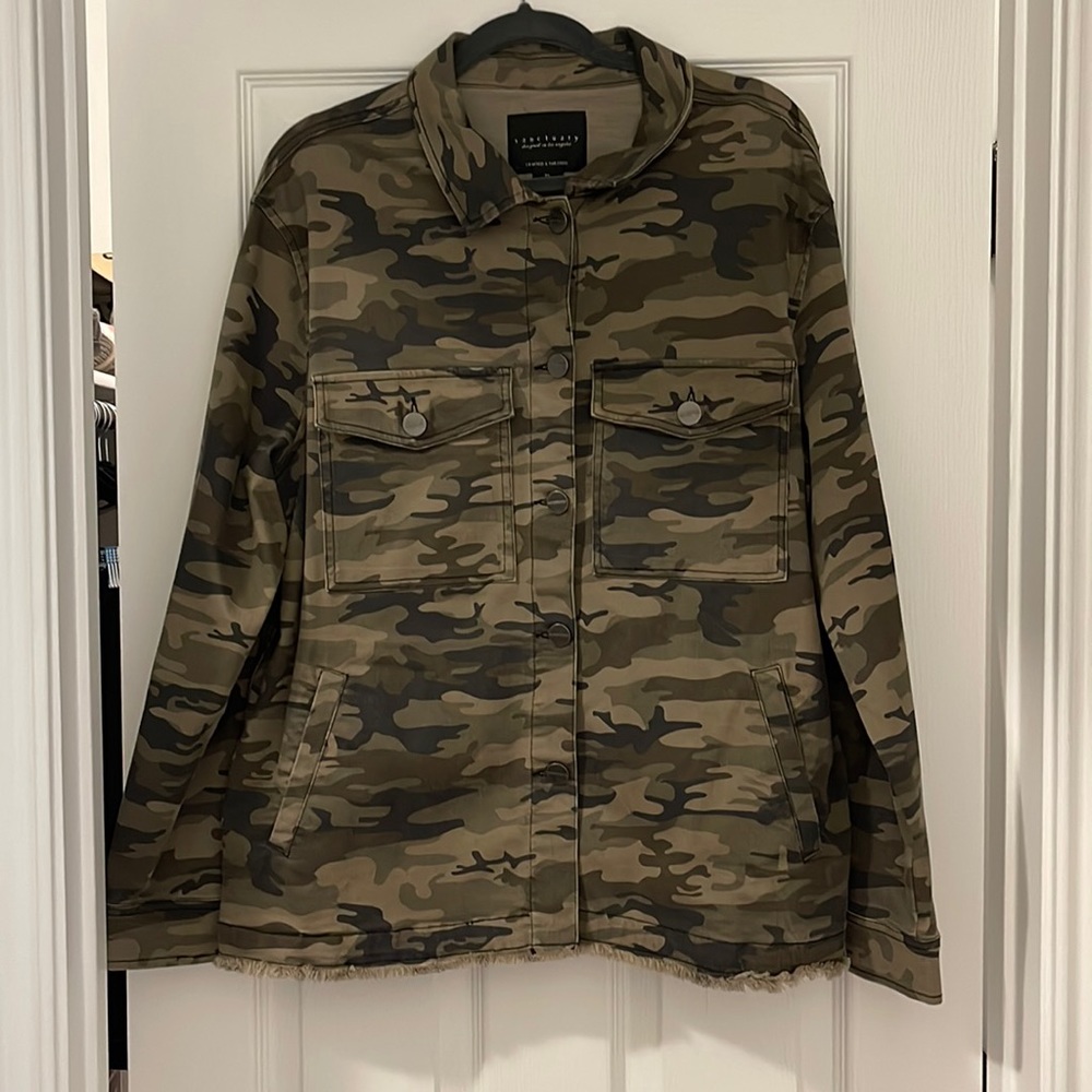 🧥NWT CAMO SHACKET